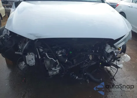 2018 Audi Q3 2.0T Premium/2.0T Sport Premium z USA, uszkodzony, nr VIN WA1ECCFSXJR009383